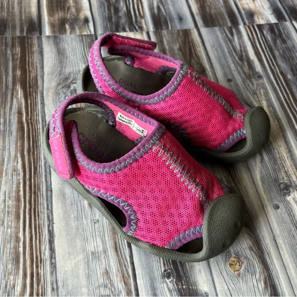 CROCS Girls' Swiftwater Sandals Pink size 7